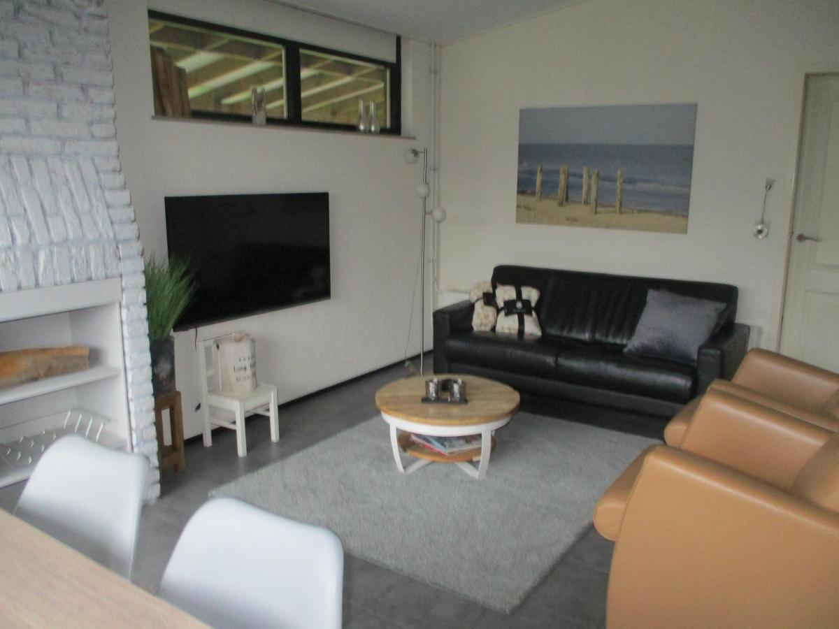 Comfortabel Vakantiehuis Aan Zee En Meer ! Kamperland Exterior photo